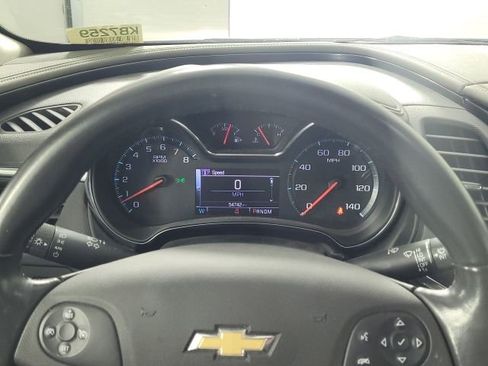 Used 2017 Chevrolet Impala LT FWD image 4
