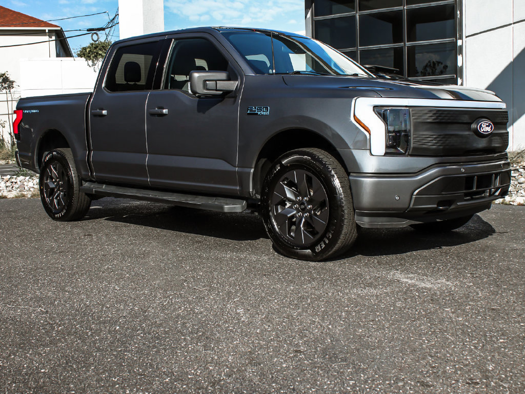 Used 2025 Ford F150 Lightning Flash AWD/4WD image 3