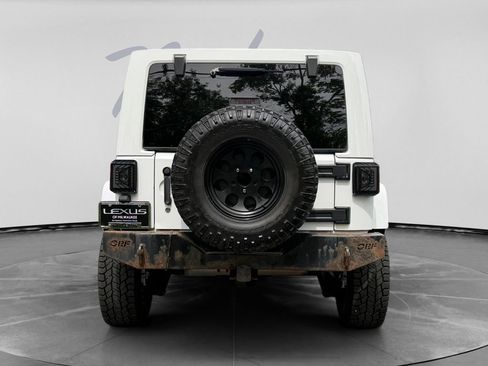 Used 2012 Jeep Wrangler Unlimited Sahara w/ Dual Top Group AWD/4WD image 7