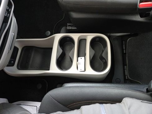 Used 2017 Chrysler Pacifica LX image 50