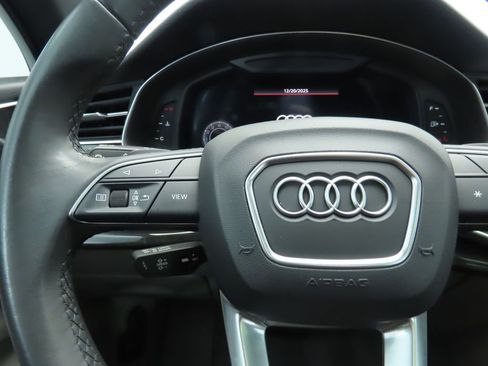 Used 2021 Audi Q7 3.0T Premium Plus image 11