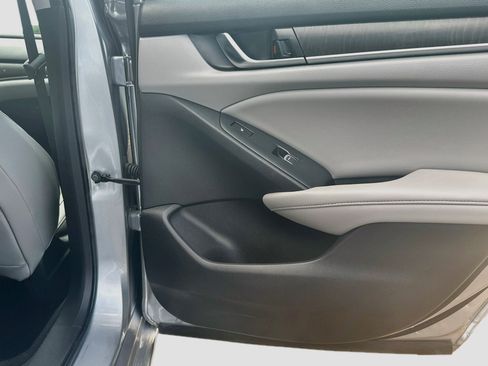 Used 2019 Honda Accord Touring image 30
