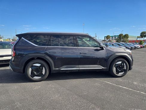 New 2026 Kia EV9 Wind image 9