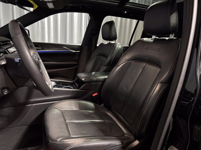 Used 2023 Jeep Grand Cherokee Overland AWD/4WD image 7