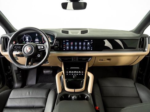 Certified 2024 Porsche Cayenne image 18