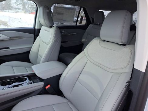 Used 2026 Ford Explorer Active w/ Active Comfort Package image 5