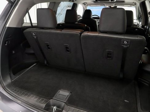 Used 2022 Honda Pilot Touring image 13