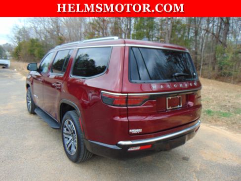 Certified 2025 Jeep Wagoneer 4WD image 12