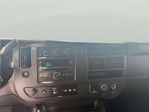 Used 2017 Chevrolet Express 2500 RWD image 13
