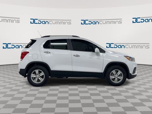 Used 2019 Chevrolet Trax LT w/ LT Convenience Package AWD/4WD image 9