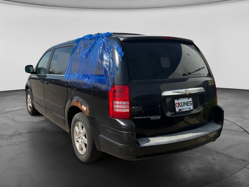 Used 2008 Chrysler Town & Country Touring FWD image 7