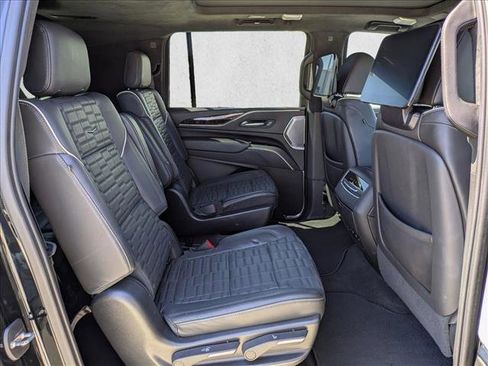 Used 2023 Cadillac Escalade ESV Sport Platinum w/ LPO, ONYX Package AWD/4WD image 23