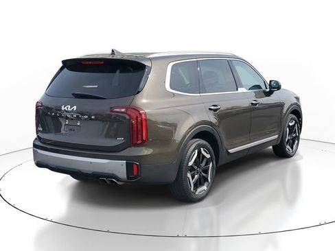 Certified 2024 Kia Telluride S w/ S Sunroof Package AWD/4WD image 4