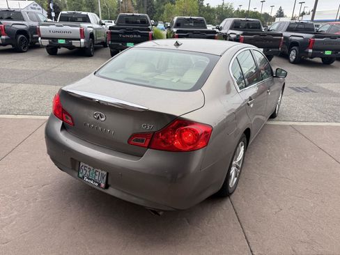 Used 2010 INFINITI G37 Journey w/ Premium Pkg RWD image 6