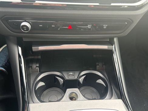 Used 2024 BMW 230i Coupe image 17