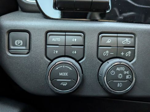 New 2026 Chevrolet Silverado 1500 High Country w/ High Country Premium Package AWD/4WD image 26