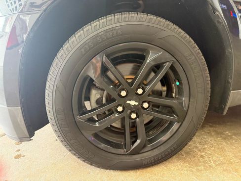 Used 2017 Chevrolet Equinox LT FWD image 9