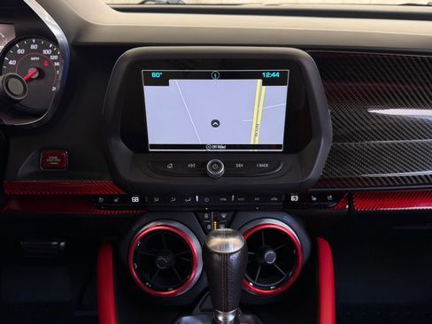 Used 2018 Chevrolet Camaro SS RWD image 4