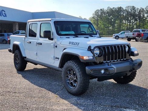New 2023 Jeep Gladiator Willys image 2