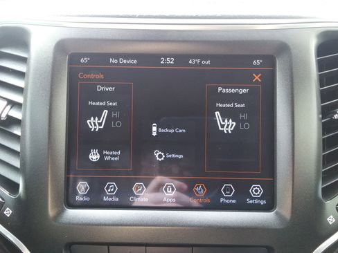 Used 2020 Jeep Cherokee Trailhawk w/ Cold Weather Group AWD/4WD image 25