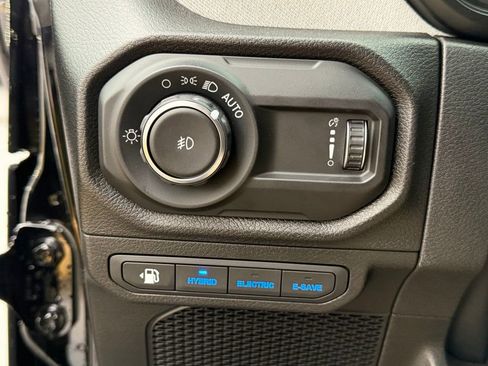 Used 2025 Jeep Wrangler Unlimited Sport S 4xe w/ Convenience Group image 28