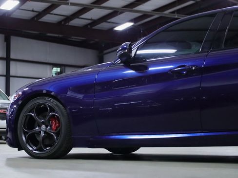 Used 2017 Alfa Romeo Giulia Ti w/ TI 19" Sport Package image 17