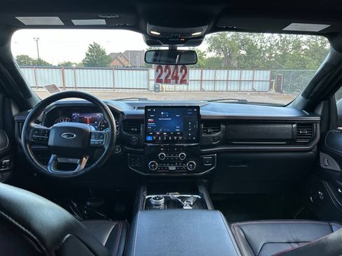 Used 2023 Ford Expedition Limited AWD/4WD image 10