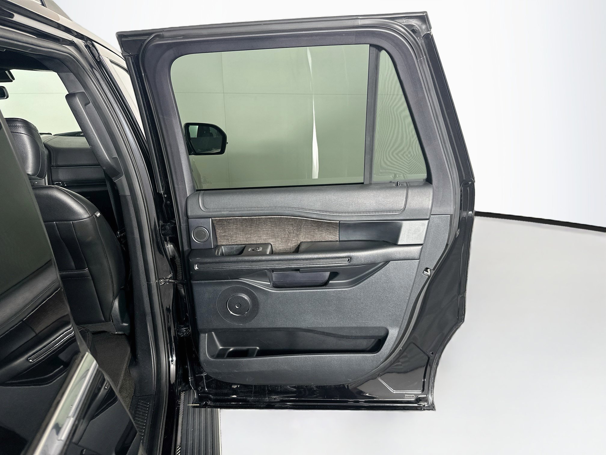 Used 2020 Ford Expedition Max Limited AWD/4WD image 32