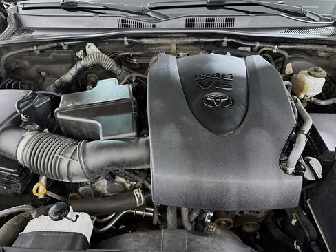 Used 2021 Toyota Tacoma TRD Sport image 27