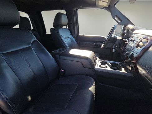 Used 2011 Ford F250 Lariat w/ Lariat Interior Pkg image 18