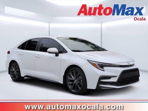 Used 2025 Toyota Corolla SE FWD image 1