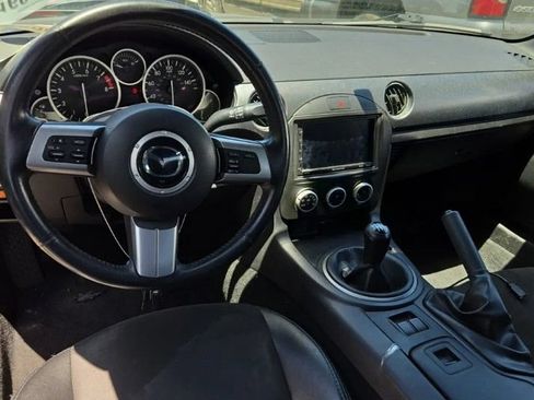 Used 2011 MAZDA MX-5 Miata Sport w/ Convenience Pkg RWD image 2