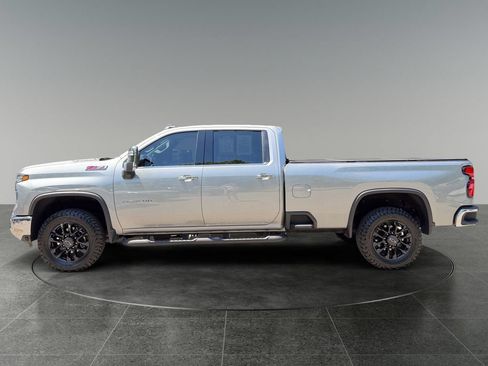 Used 2025 Chevrolet Silverado 3500 LTZ w/ LTZ Premium Package AWD/4WD image 5