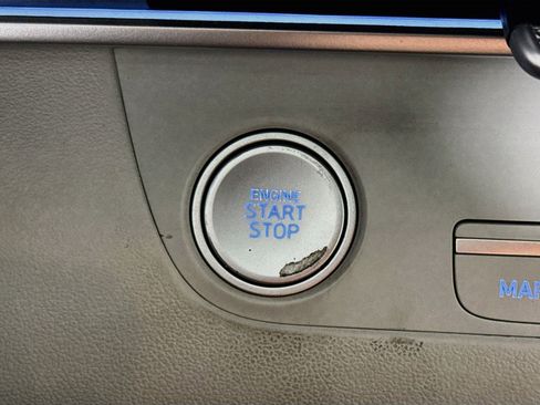 Used 2024 Hyundai Elantra Limited FWD image 21