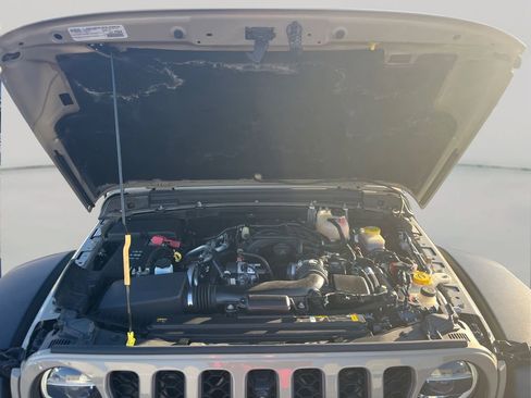 Used 2022 Jeep Wrangler Unlimited Rubicon w/ LED Lighting Group image 22