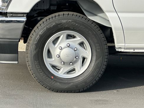 New 2026 Ford E-350 and Econoline 350 Super Duty w/ Power Equipment Group image 23