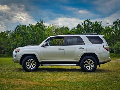 Used 2019 Toyota 4Runner TRD Off-Road Premium AWD/4WD image 6