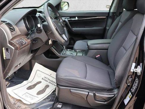 Used 2012 Kia Sorento FWD image 11