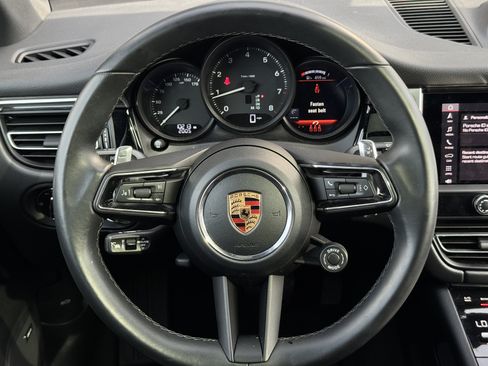 Certified 2026 Porsche Macan AWD/4WD image 19
