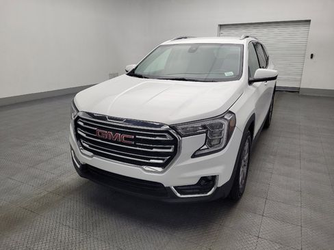 Used 2024 GMC Terrain SLT image 15