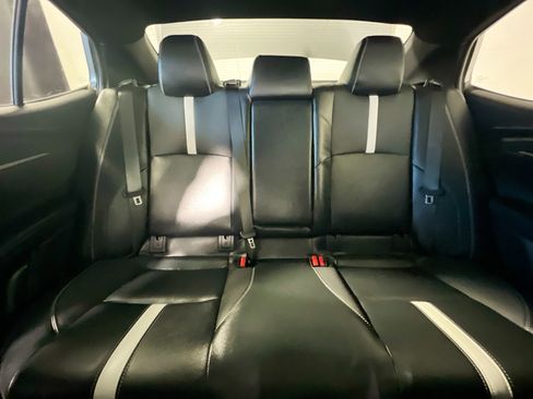 Used 2025 Toyota Camry SE image 33