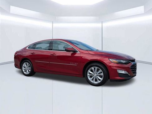 Used 2021 Chevrolet Malibu LT FWD image 1