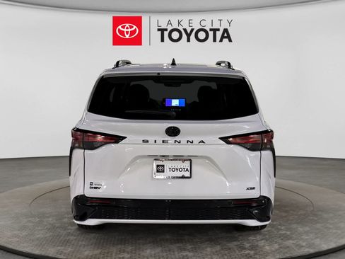 New 2026 Toyota Sienna XSE FWD image 5