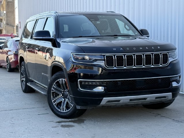 Used 2023 Jeep Wagoneer L Series II AWD/4WD image 2