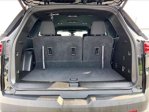 Used 2023 Chevrolet Traverse LT AWD/4WD image 30