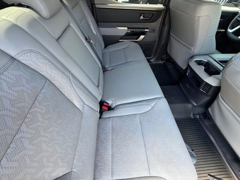 Used 2025 Toyota Tundra Limited AWD/4WD image 12
