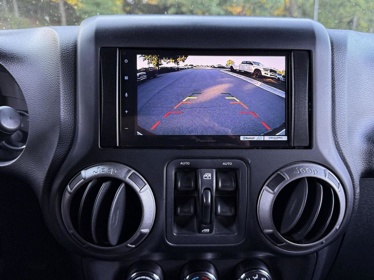 Used 2012 Jeep Wrangler Unlimited Sport AWD/4WD image 19