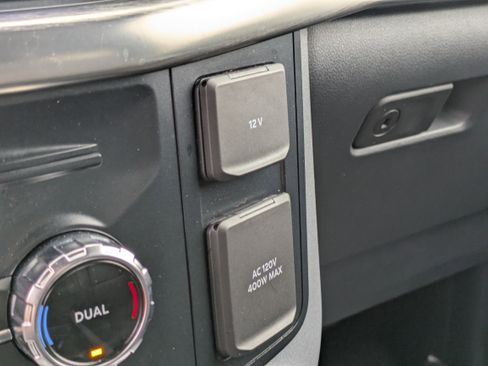 Used 2022 Ford F150 Lariat image 31