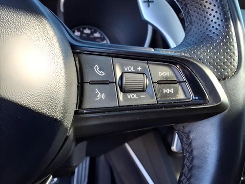 Used 2022 Alfa Romeo Stelvio Veloce image 25