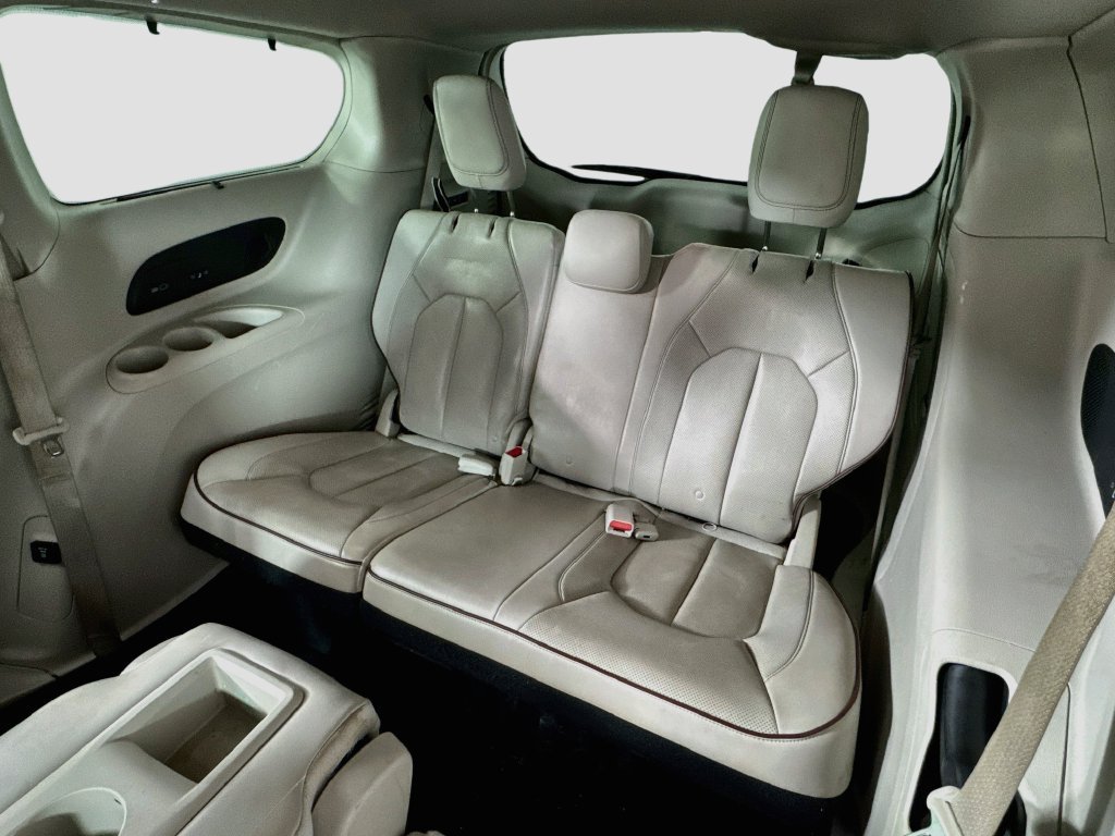 Used 2017 Chrysler Pacifica Limited FWD image 14
